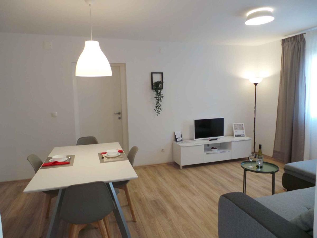 Apartments In Njivice/Insel Krk 34038 외부 사진