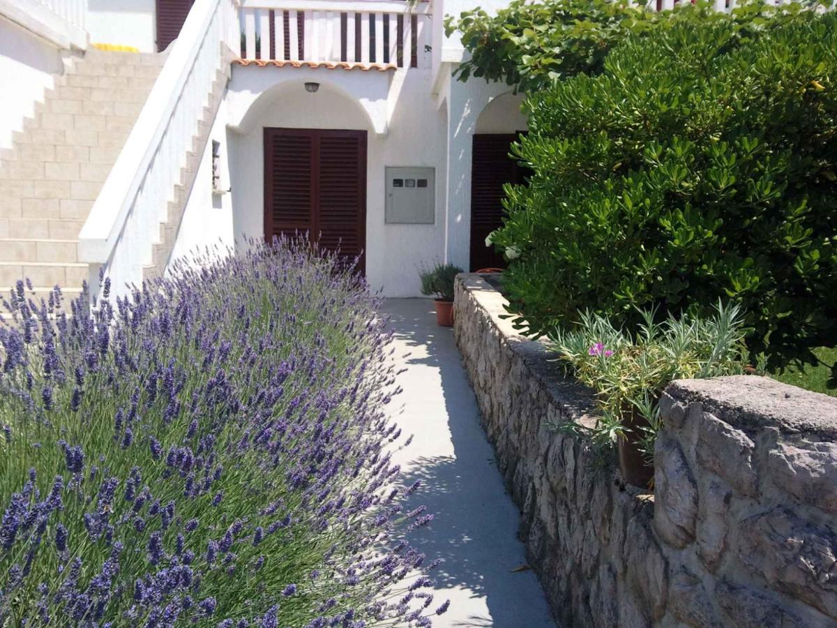 Apartments In Njivice/Insel Krk 34038 외부 사진