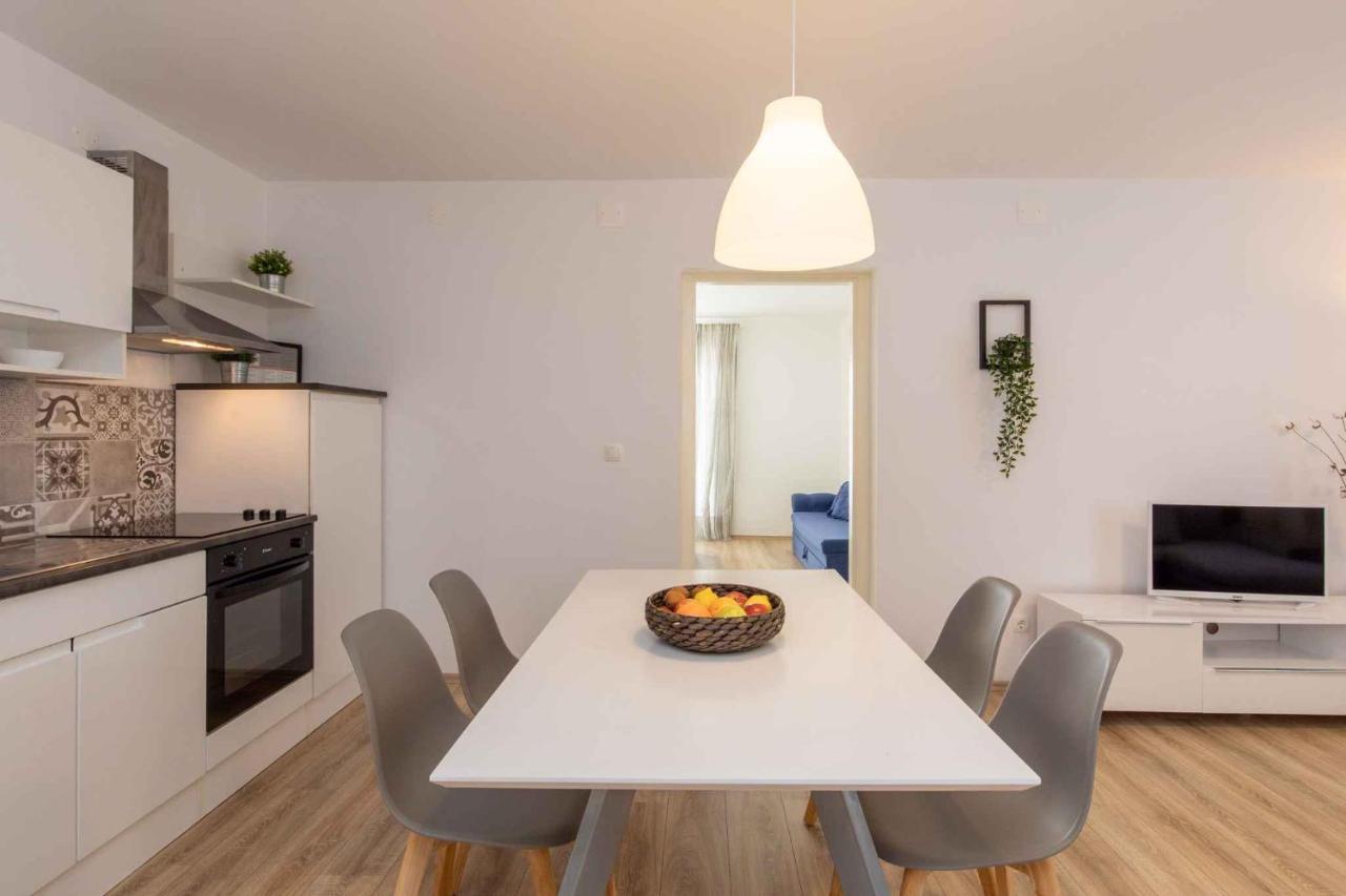 Apartments In Njivice/Insel Krk 34038 외부 사진